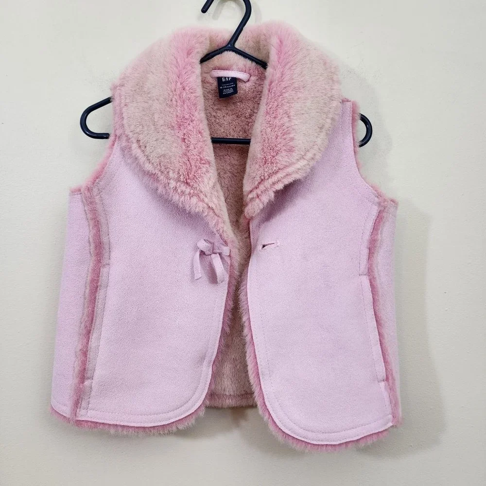 Baby Gap faux fur and suede vest bow front detail with side pockets size 18-24 M